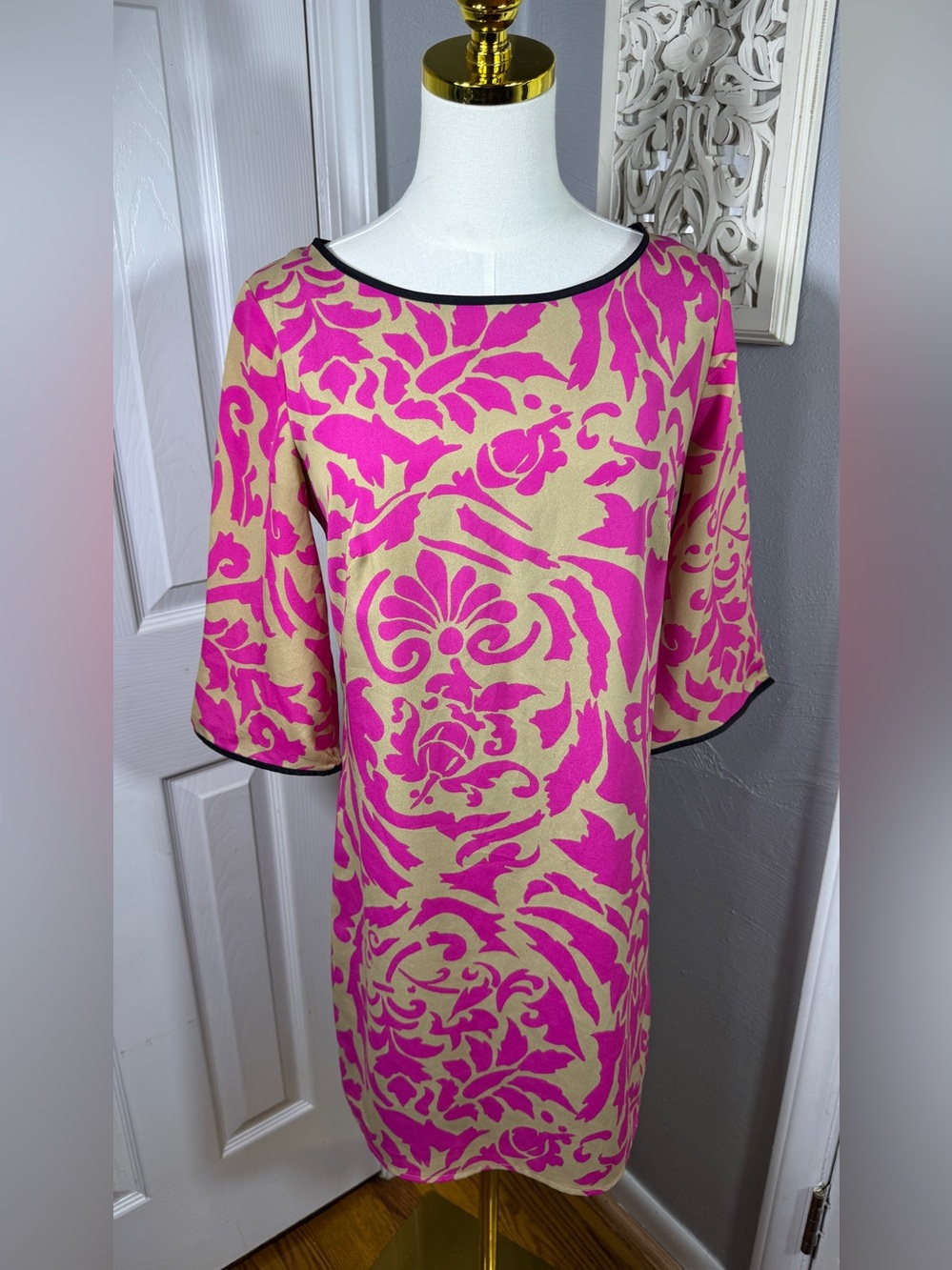 LOFT Pink Beige Damask Print Shift Dress Size 2 Lined 3/4 Sleeve Mini Dress